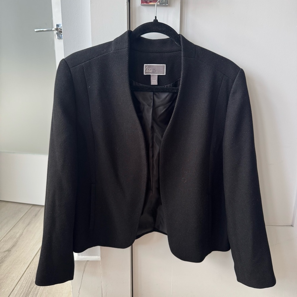 Chelsea28 Black Blazer with Tailored Silhouette and Notched Lapels